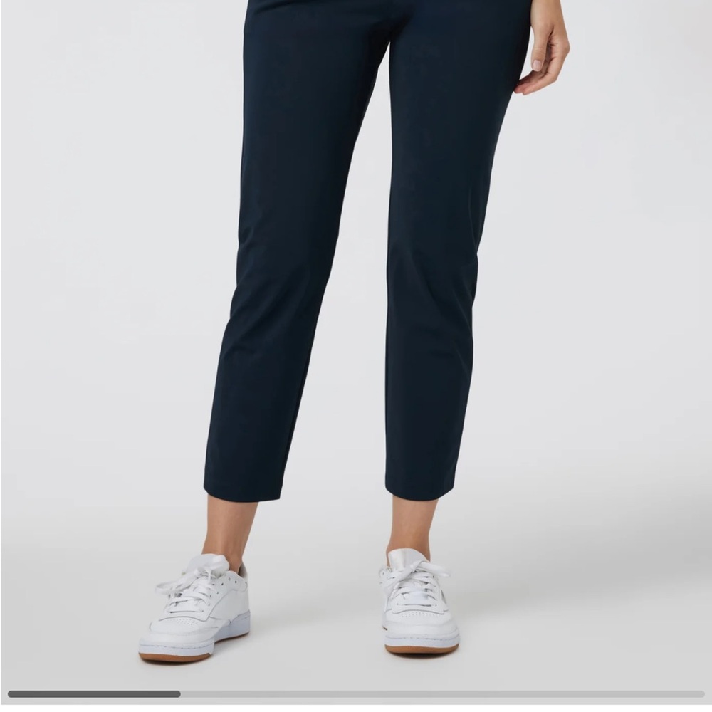 Vuori Women's Dark Blue Cropped Pants